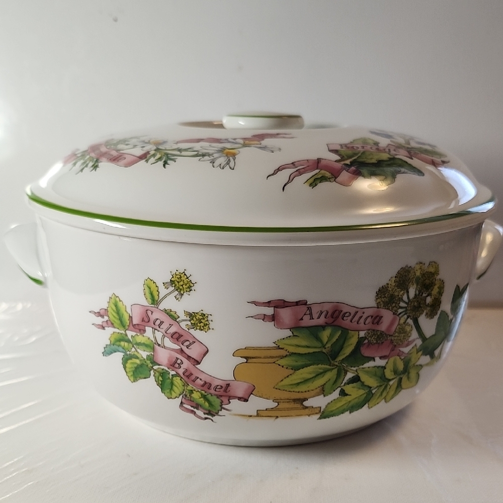 Royal Worcester Country Kitchen Casserole Dish With Lid